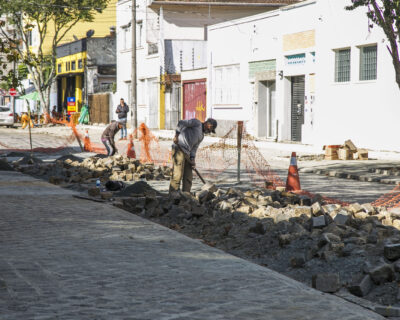 Obras de requalificação da Alameda Prudente de Moraes, no Centro. Curitiba, 11/05/2023. Foto: Pedro Ribas/SMCS